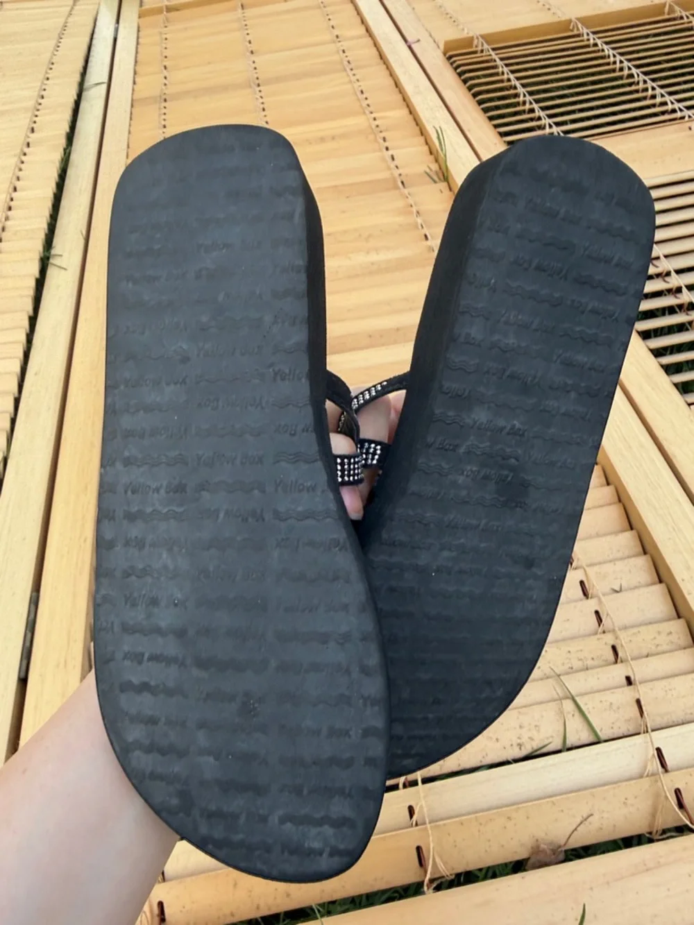 Women Used Shoes Black Rhinestone Strap Flip Flop Sandals - Picture 7 of 7